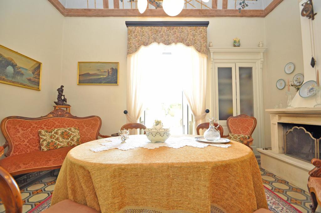 Palazzo De Donatis B&B Melissano Eksteriør bilde