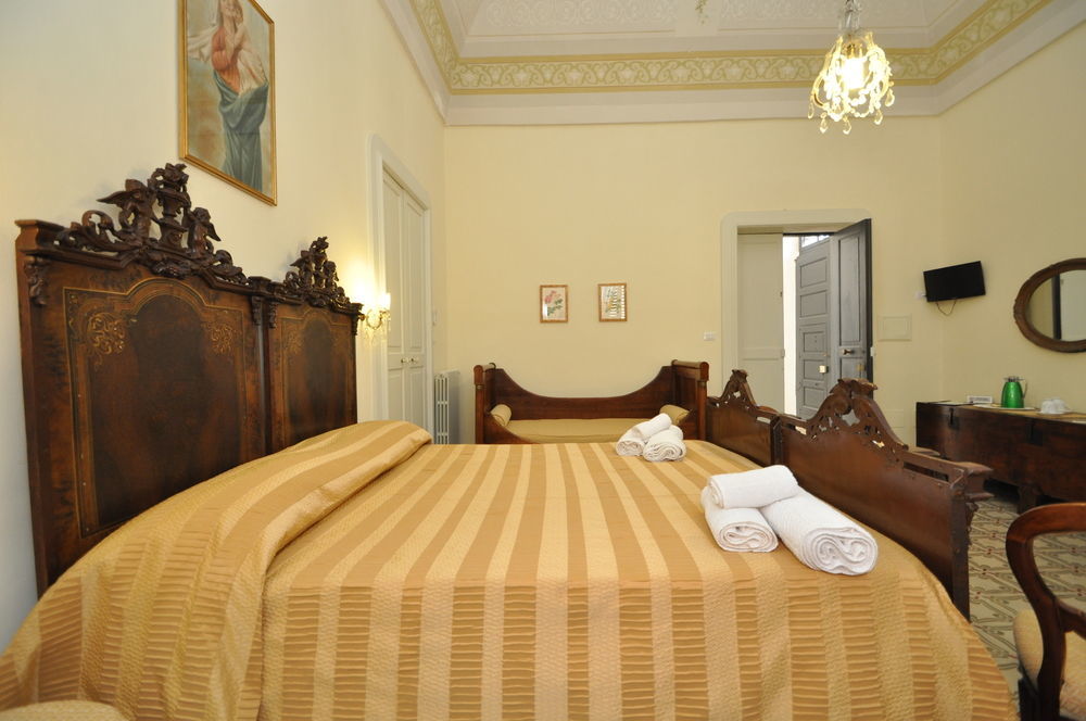 Palazzo De Donatis B&B Melissano Eksteriør bilde